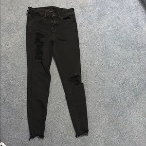 black distressed jean